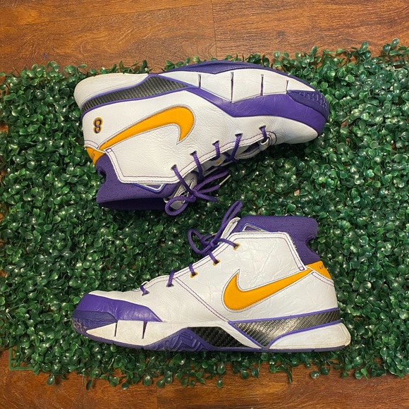 Kobe 1s - Picture 2 of 4